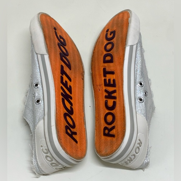 Women's 7.5 Rocket Dog Sparkly Metallic Silver Rubber Toe Lace Up Sneakers - Picture 9 of 16